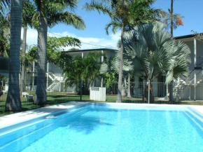 Ocean Breeze Units, Bowen
